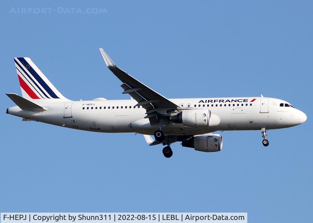 F-HEPJ, 2017 Airbus A320-214 C/N 7873, Landing rwy 06L