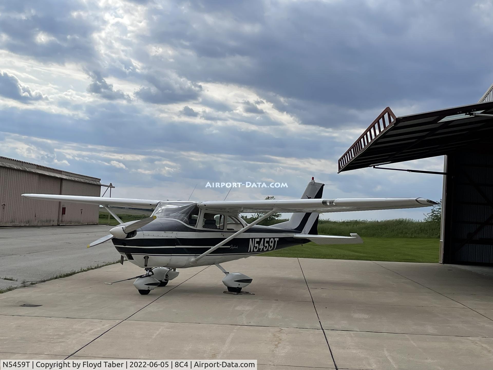 N5459T, 1964 Cessna 172E C/N 17251359, Out of the hangar