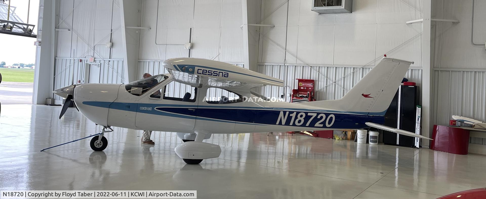 N18720, 1976 Cessna 177B Cardinal C/N 17702548, In the hangar