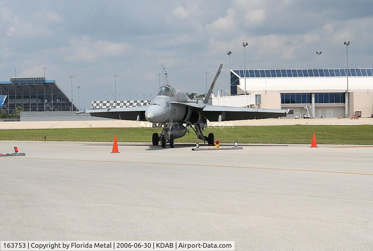 163753, 1989 McDonnell Douglas F/A-18C Hornet C/N 0828, DAB zx