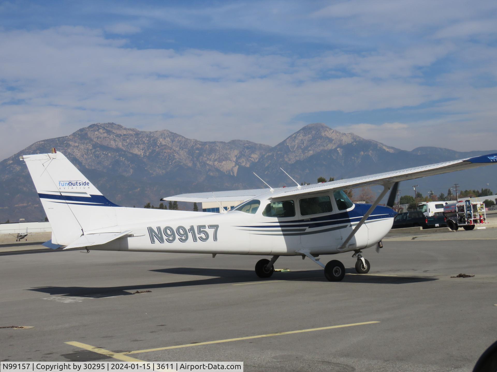 N99157, 1985 Cessna 172P C/N 17276412, Parked