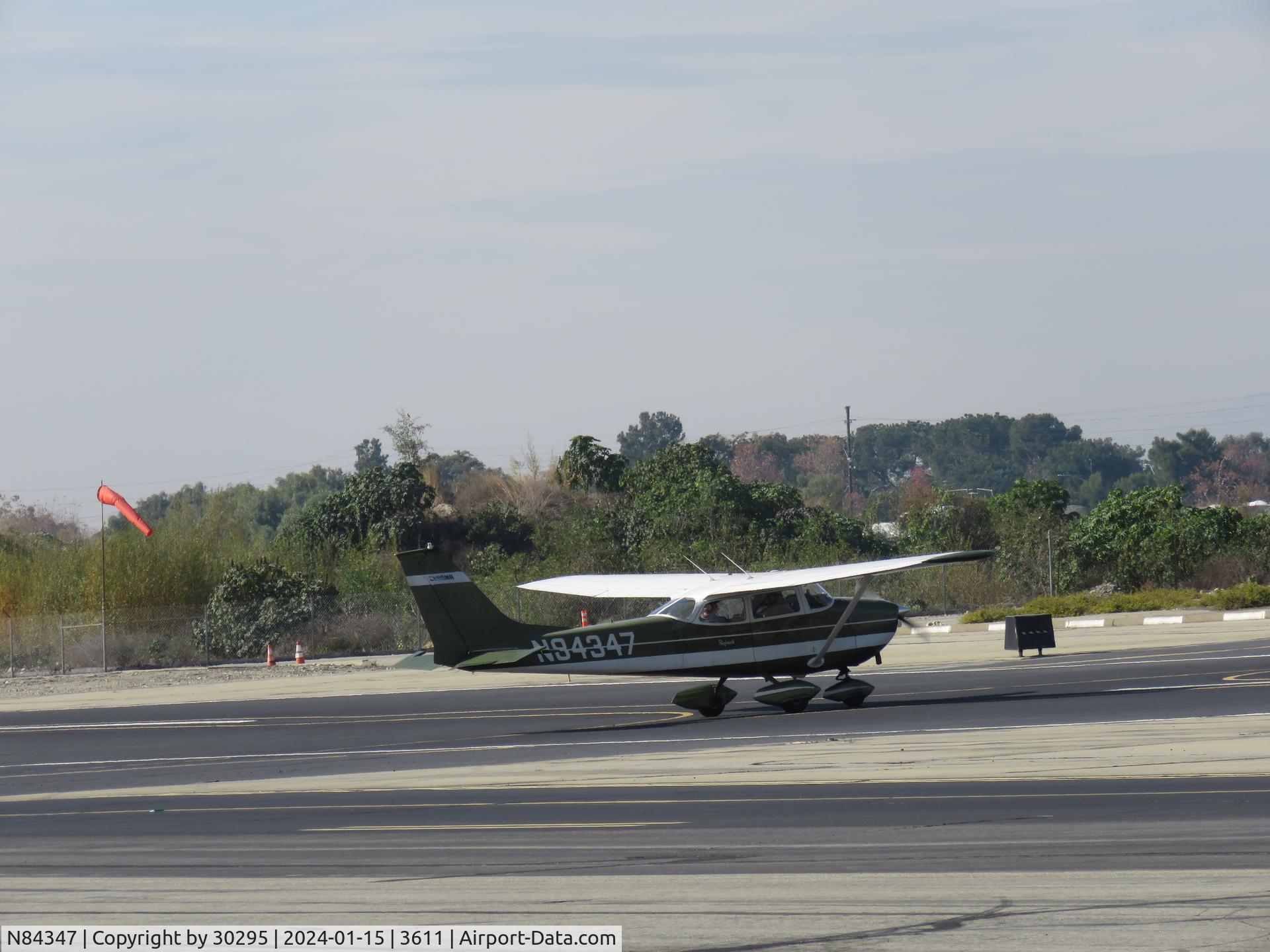 N84347, 1969 Cessna 172K Skyhawk C/N 17258434, Crossing runway