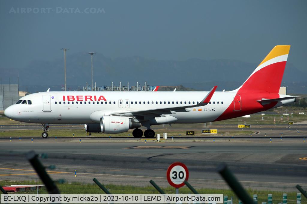 EC-LXQ, 2013 Airbus A320-216 C/N 5692, Taxiing