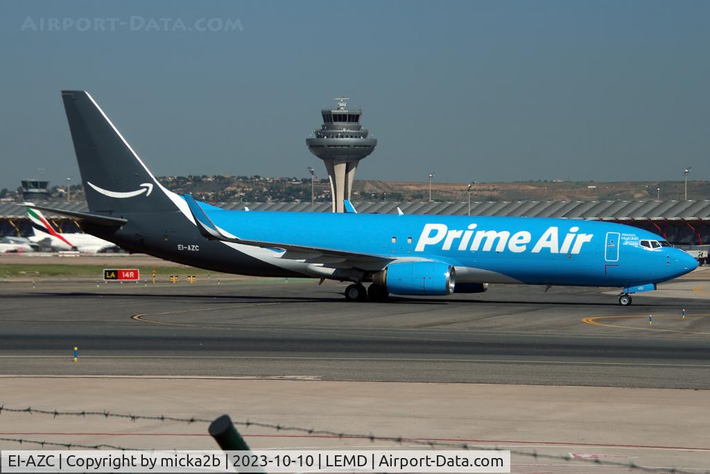 EI-AZC, 2001 Boeing 86JSF C/N 30877, Taxiing