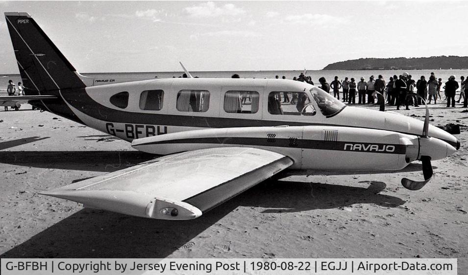 G-BFBH, 1977 Piper PA-31-325 Navajo C/R C/N 31-7712079, Friday 22 August 1980 - Forced landing on beach at Beaumont in Jersey