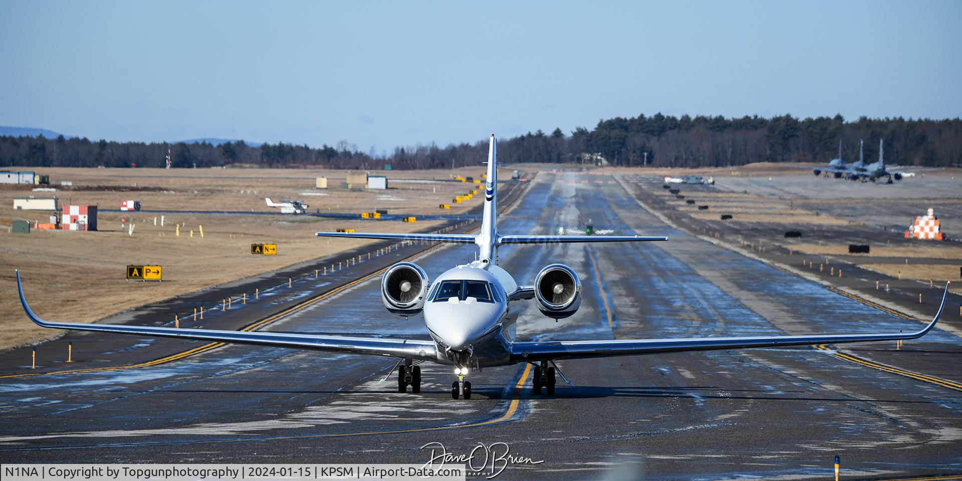 N1NA, 2007 Cessna 680 Citation Sovereign C/N 680-0141, Taxiing back to RW34 after landing