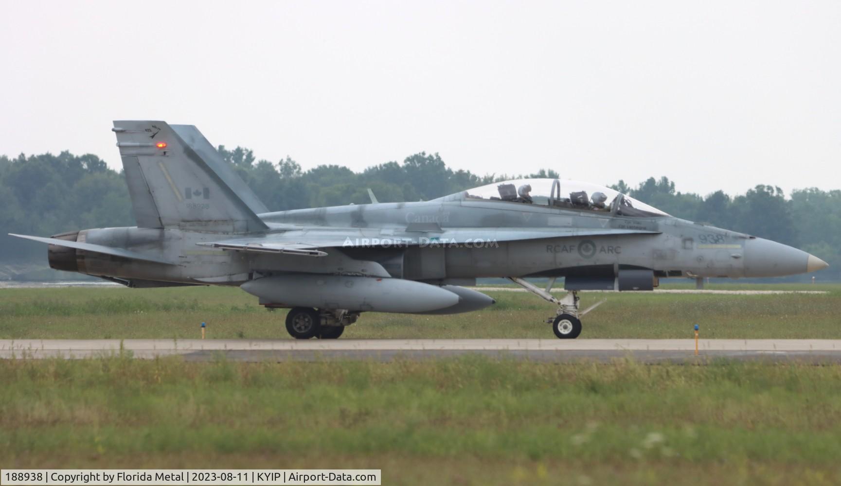 188938, 1988 McDonnell Douglas CF-188B Hornet C/N 738/B109, Thunder Over Michigan 2023 zx