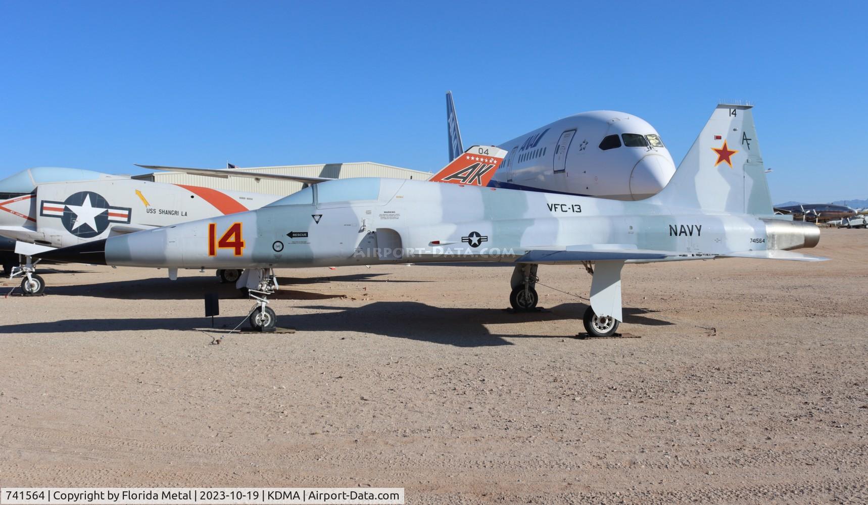 741564, 1974 Northrop F-5E Tiger II C/N R.1252, USN F-5 zx