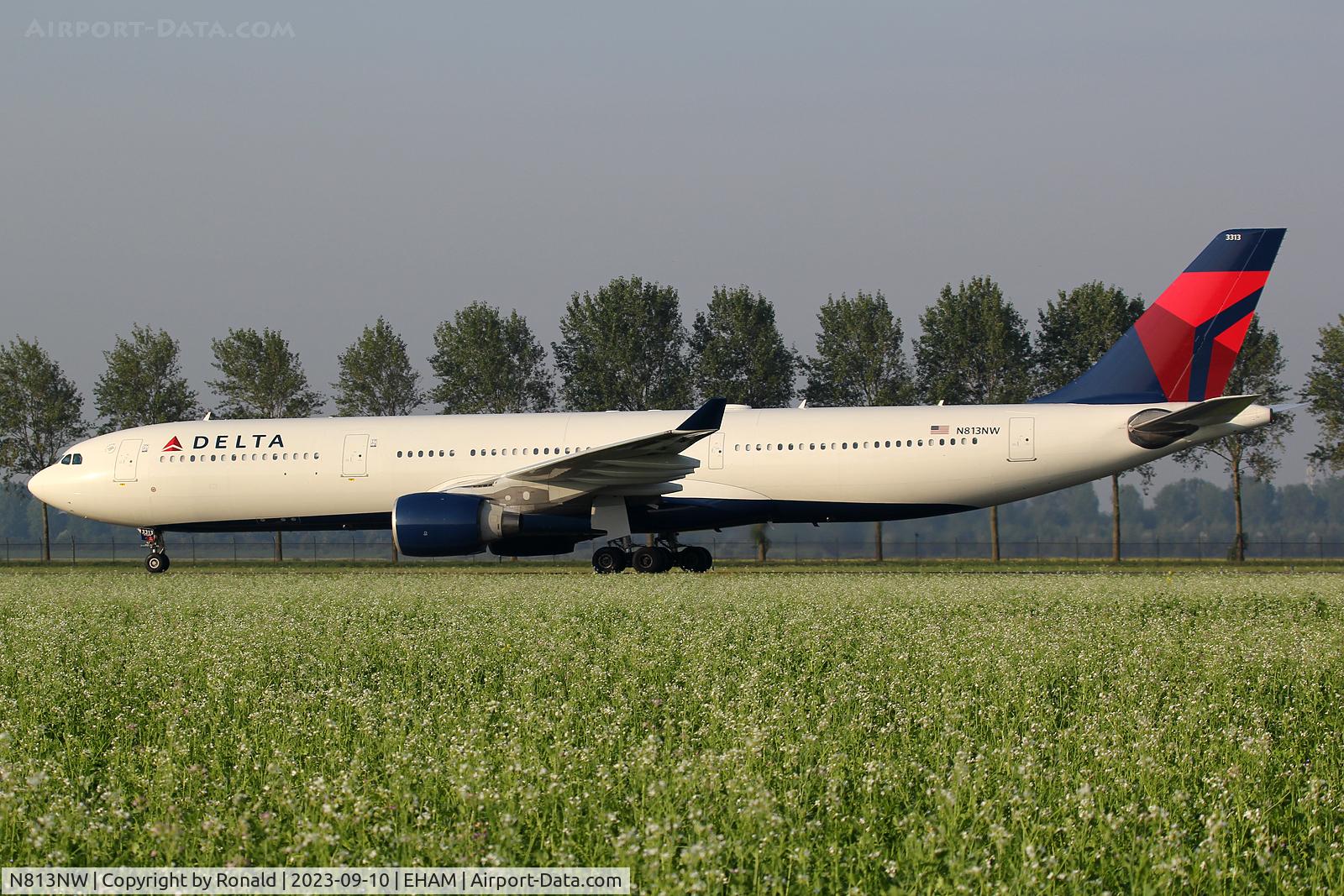 N813NW, 2006 Airbus A33-323X C/N 799, at spl