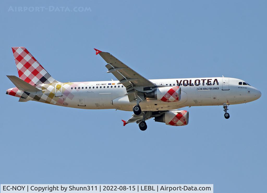 EC-NOY, 2005 Airbus A320-214 C/N 2633, Landing rwy 06L