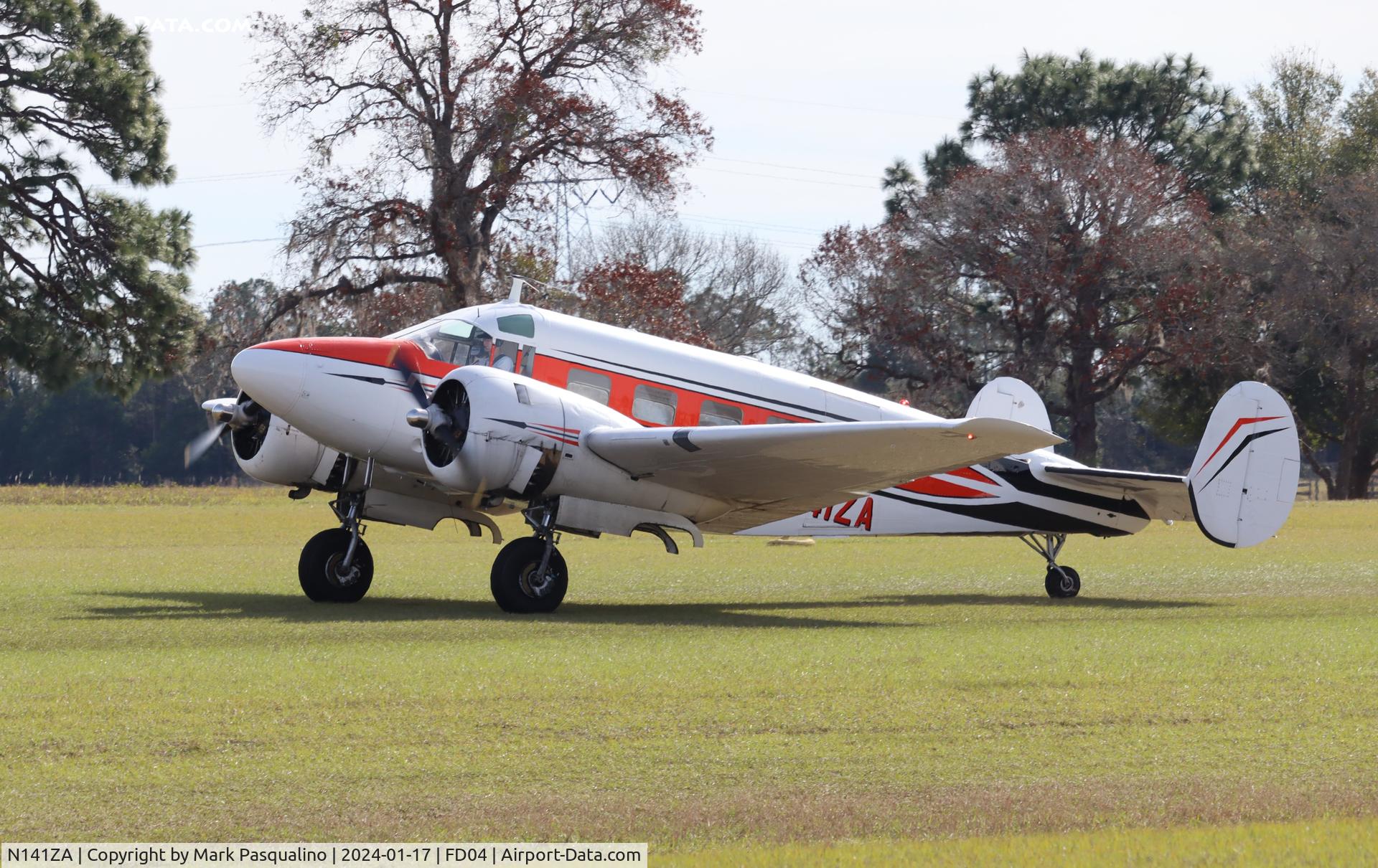 N141ZA, 1956 Beech E18S C/N BA-178, Beech E18S