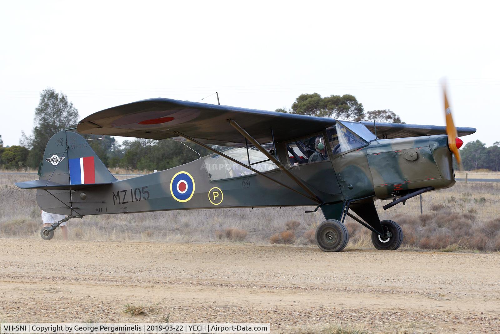 VH-SNI, 1946 Taylorcraft E Auster 3 C/N 238, Antique Aeroplane Assn of Australia National Fly-in.
