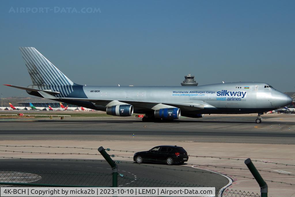 4K-BCH, 2000 Boeing 747-467F/SCD C/N 30804, Taxiing