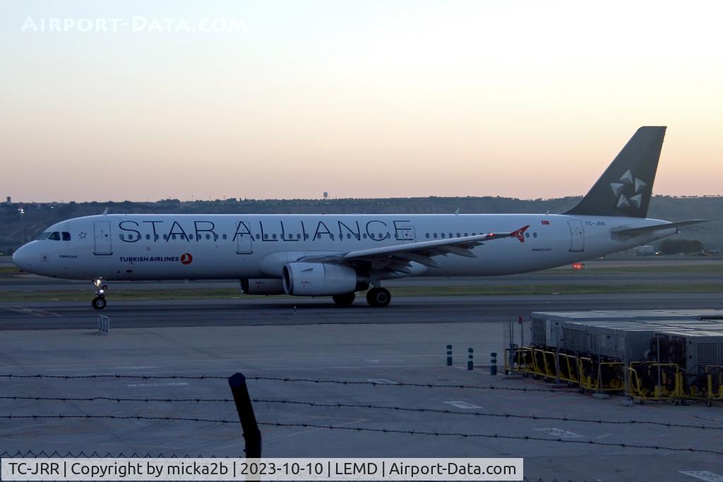 TC-JRR, 2011 Airbus A321-231 C/N 4706, Taxiing