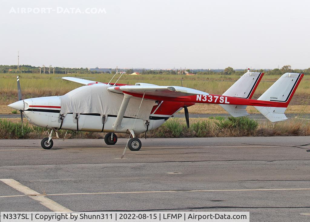 N337SL, 1974 Cessna 337G Super Skymaster C/N 33701612, PArked at the Airclub...