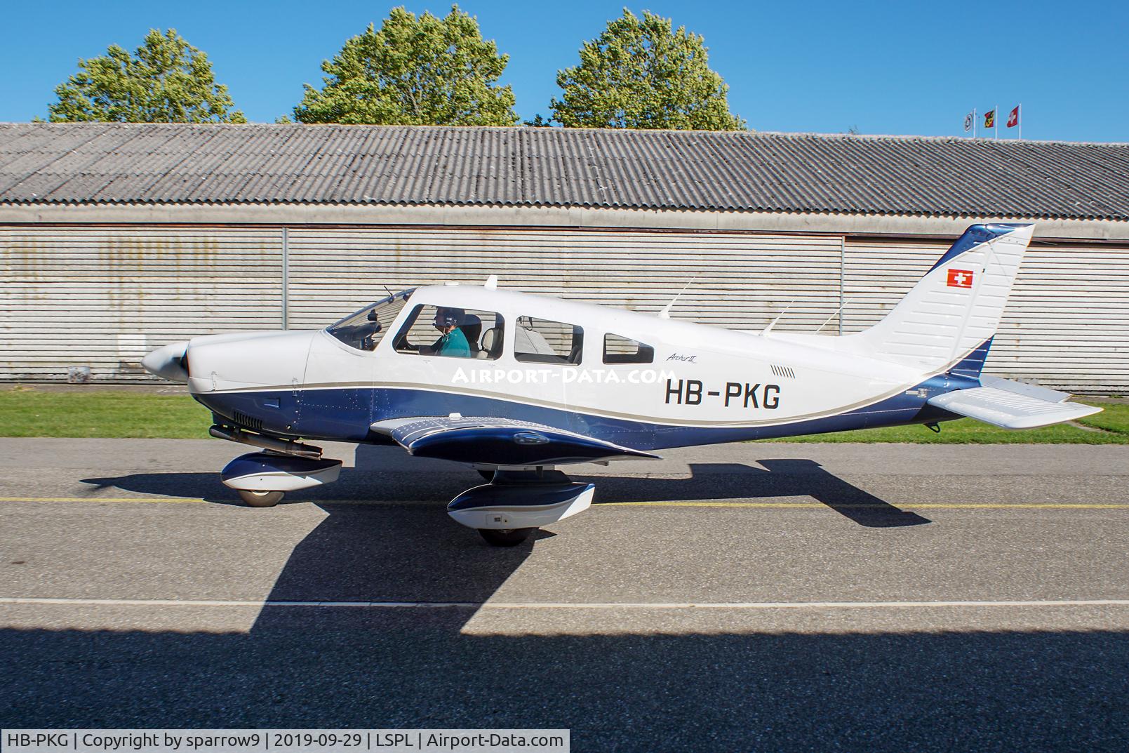 HB-PKG, 1986 Piper PA-28-181 Archer II C/N 2890008, At its base Langenthal-Bleienbach. New pain-scheme. HB-registered since 1986-10-28