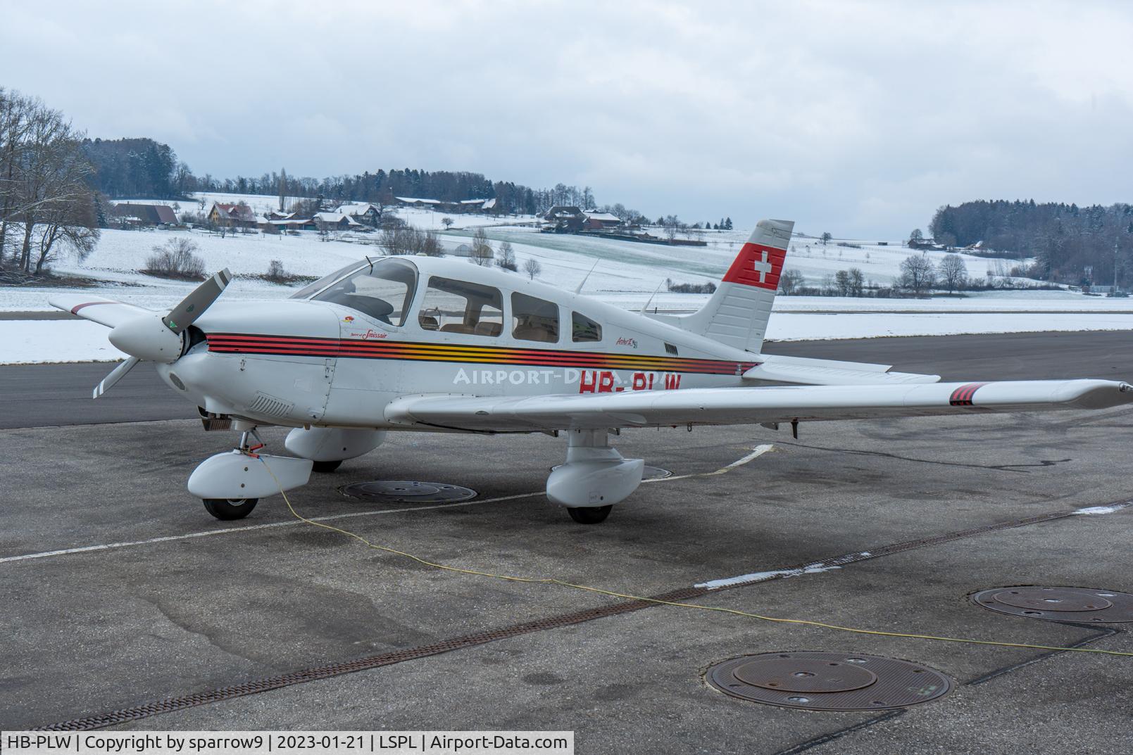 HB-PLW, 1988 Piper PA-28-181 Archer II C/N 2890085, Winter at Langenthal-Bleienbach