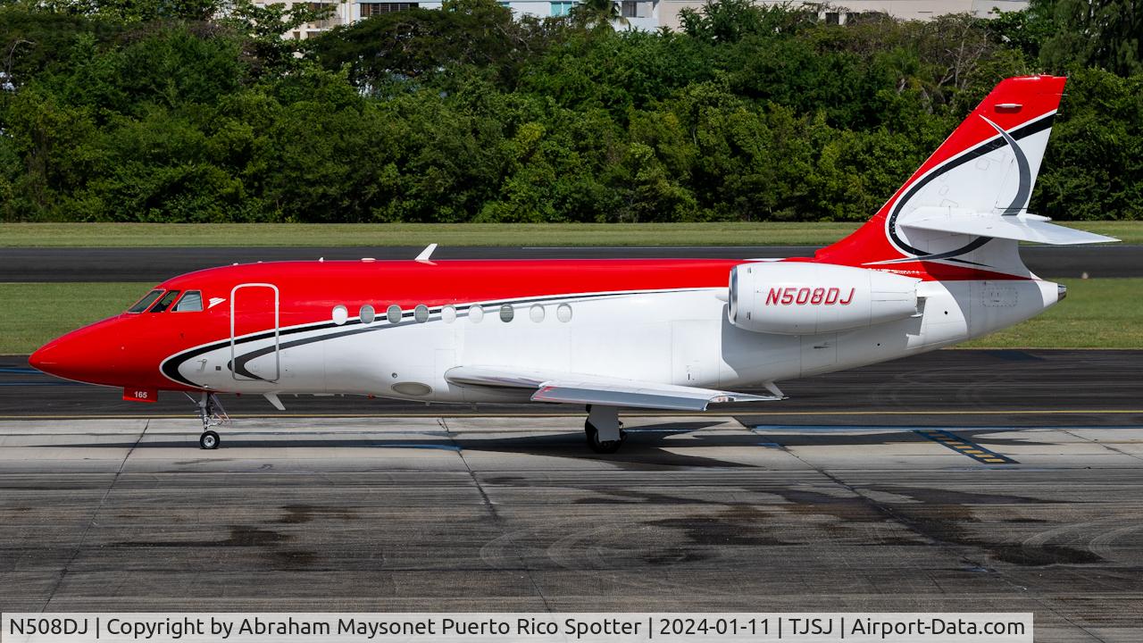 N508DJ, 2001 Dassault Falcon F2000 C/N 165, Taxing for departure