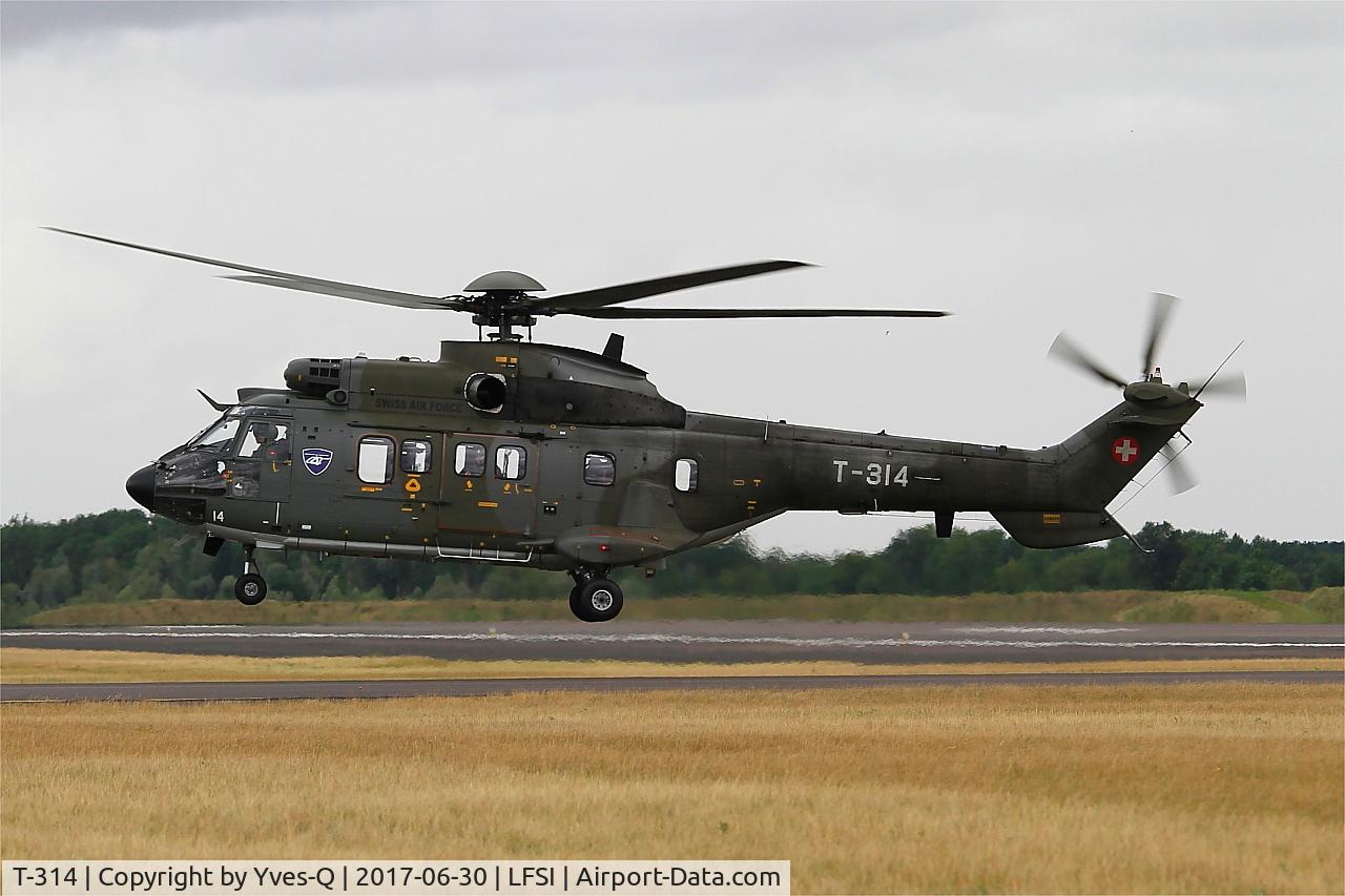 T-314, 1991 Aerospatiale TH89 Super Puma (AS-332M1) C/N 2328, Aerospatiale TH89 Super Puma, Landing , St Dizier-Robinson Air Base 113 (LFSI)