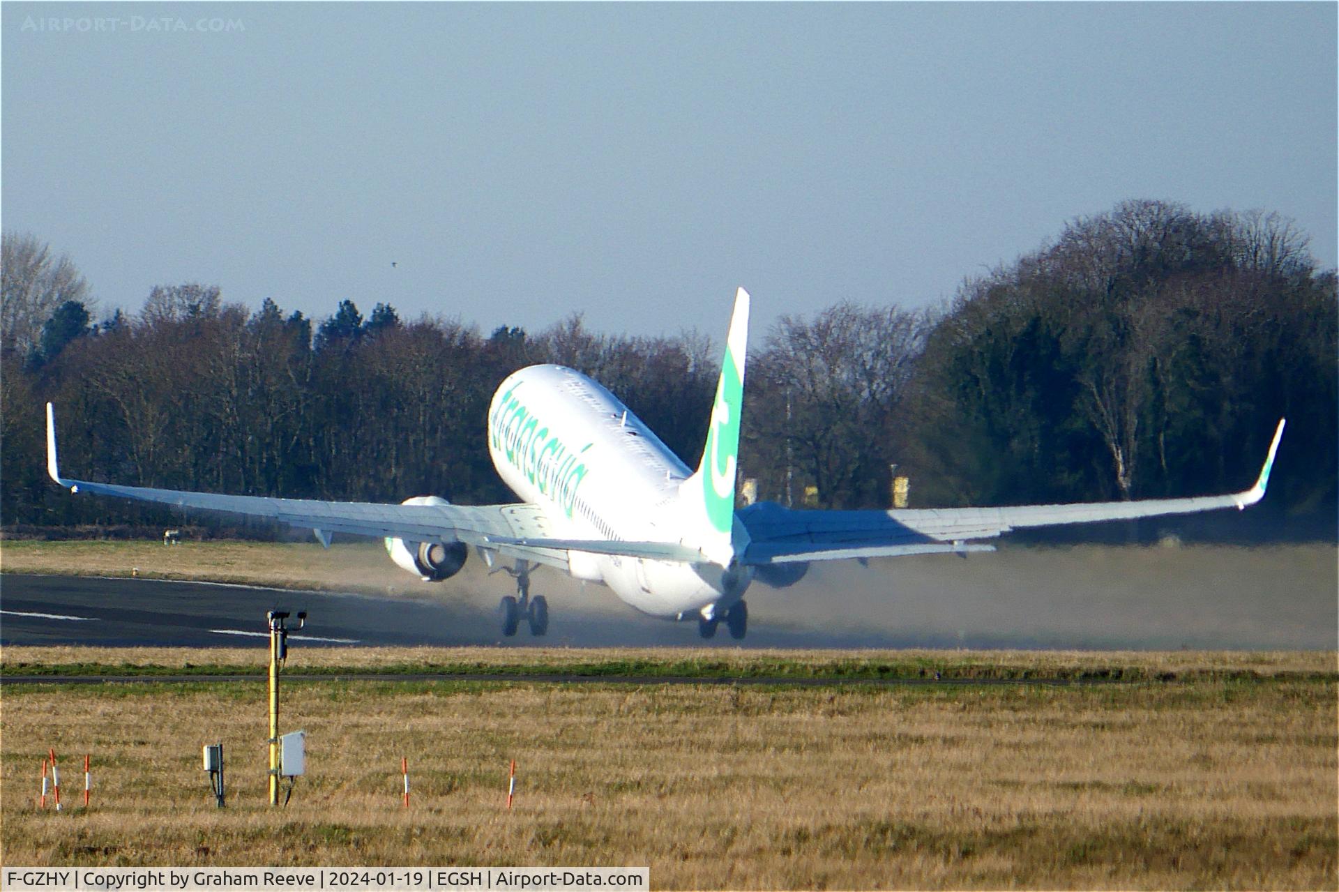 F-GZHY, 2016 Boeing 737-8K2 C/N 41344, Departing from Norwich.