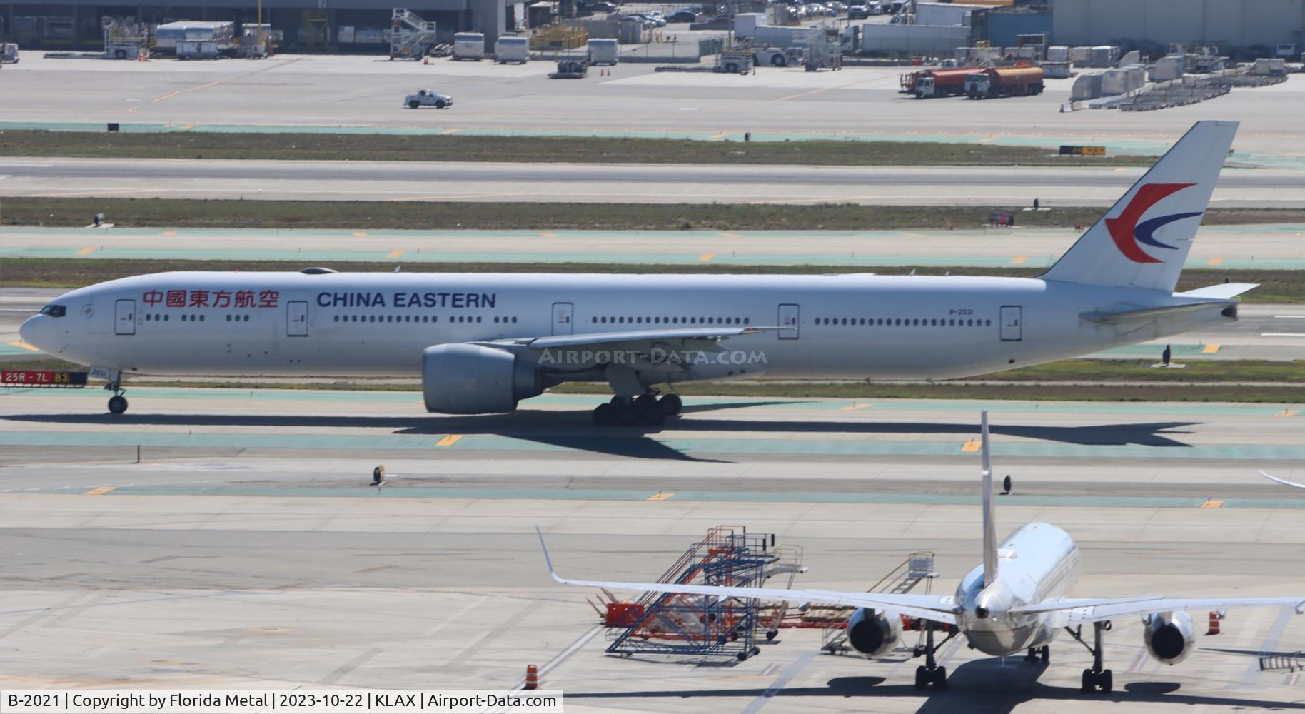 B-2021, 2015 Boeing 777-39P/ER C/N 43273, CES 773 zx LAX-PVG