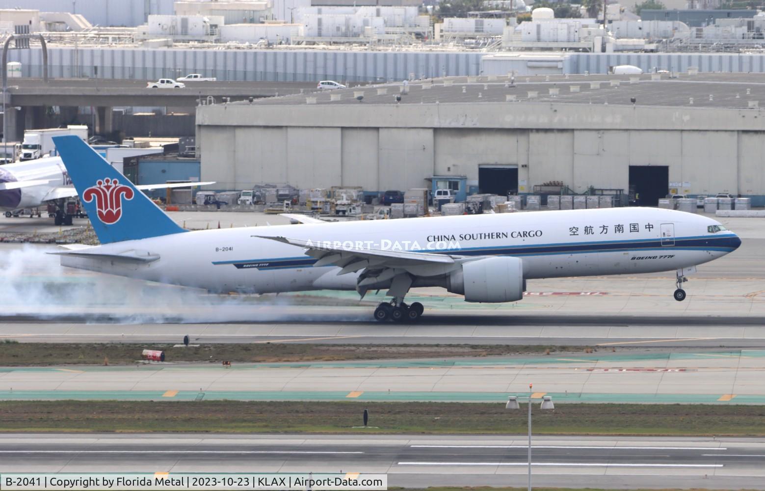 B-2041, 2013 Boeing 777-F1B C/N 41632, CSN 77LRF zx PVG-LAX