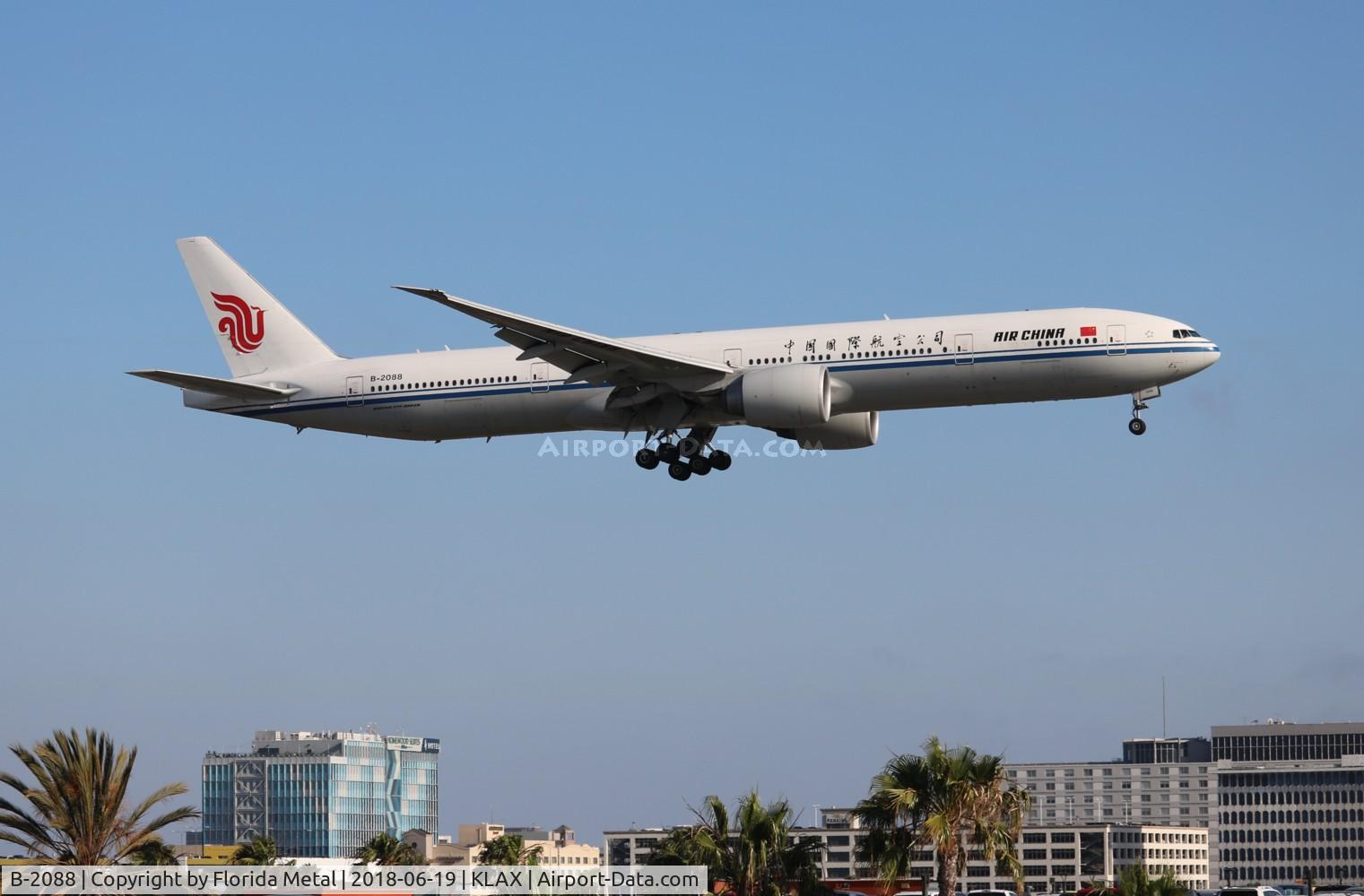 B-2088, 2011 Boeing 777-39L/ER C/N 38668, LAX zx
