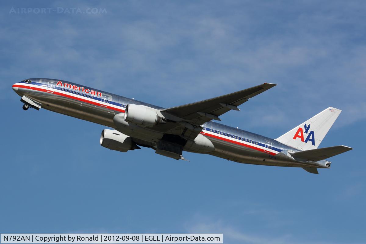 N792AN, 2000 Boeing 777-223 C/N 30253, at lhr