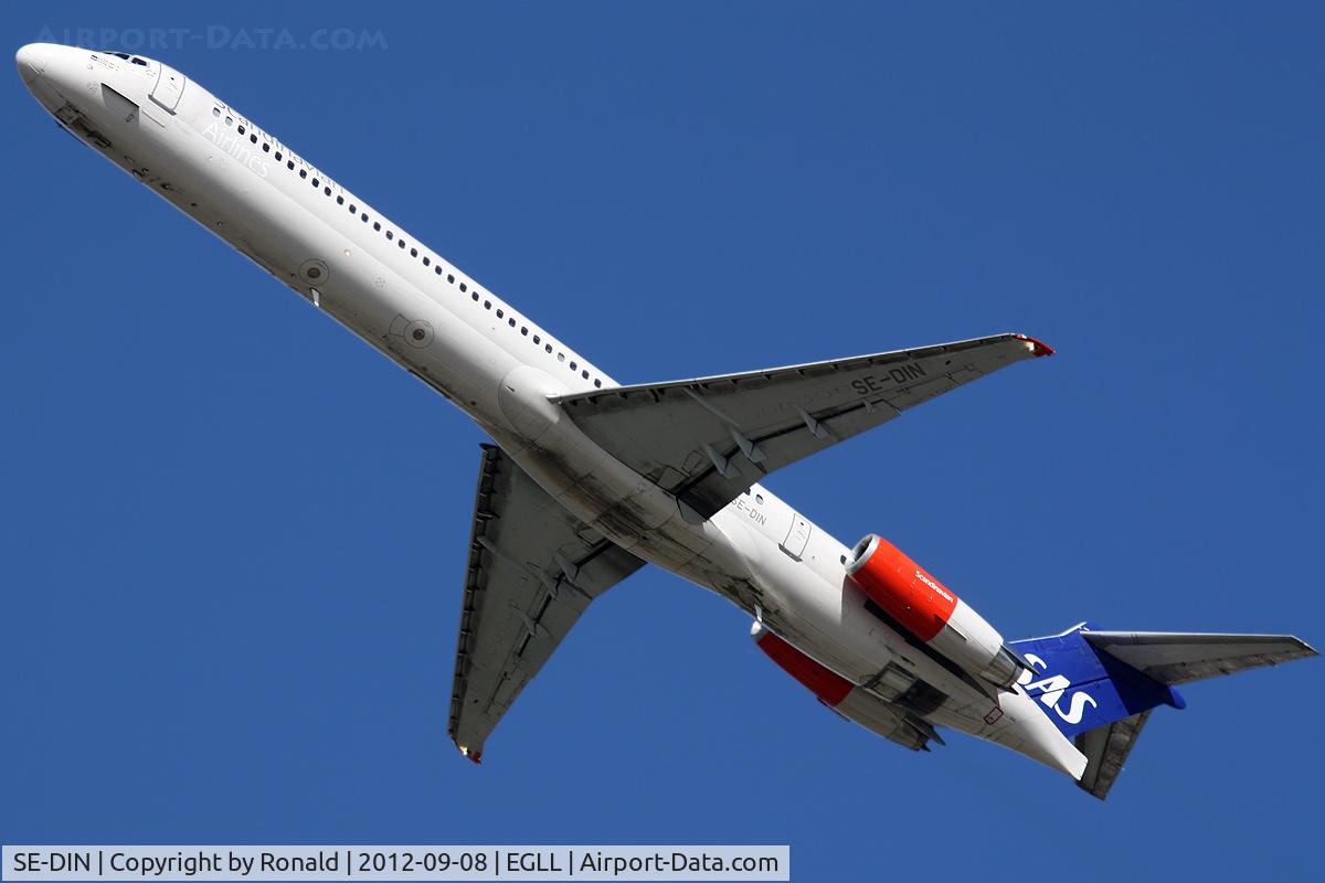 SE-DIN, 1990 McDonnell Douglas MD-82 (DC-9-82) C/N 49999, at lhr