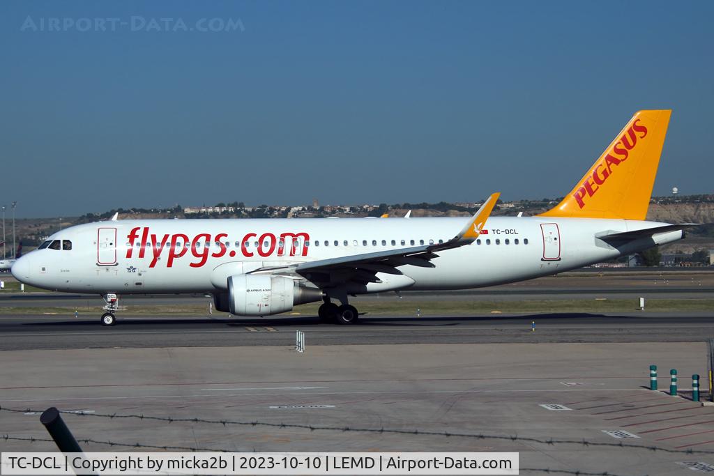 TC-DCL, 2016 Airbus A320-214 C/N 7145, Taxiing
