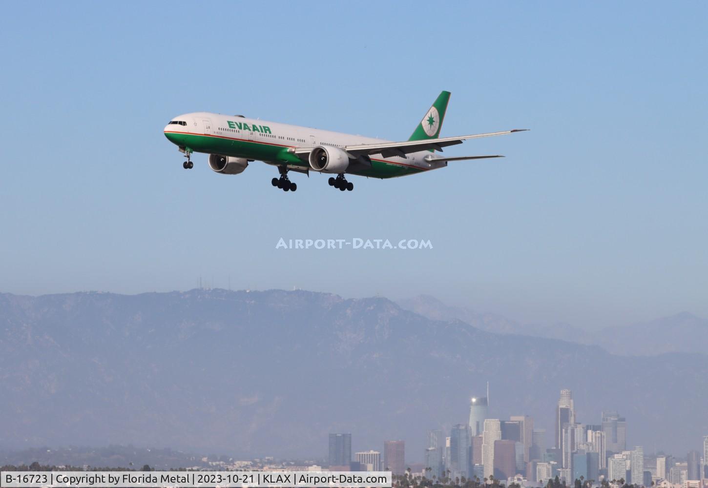 B-16723, 2015 Boeing 777-36N/ER C/N 42108, EVA 773 zx TPE-LAX