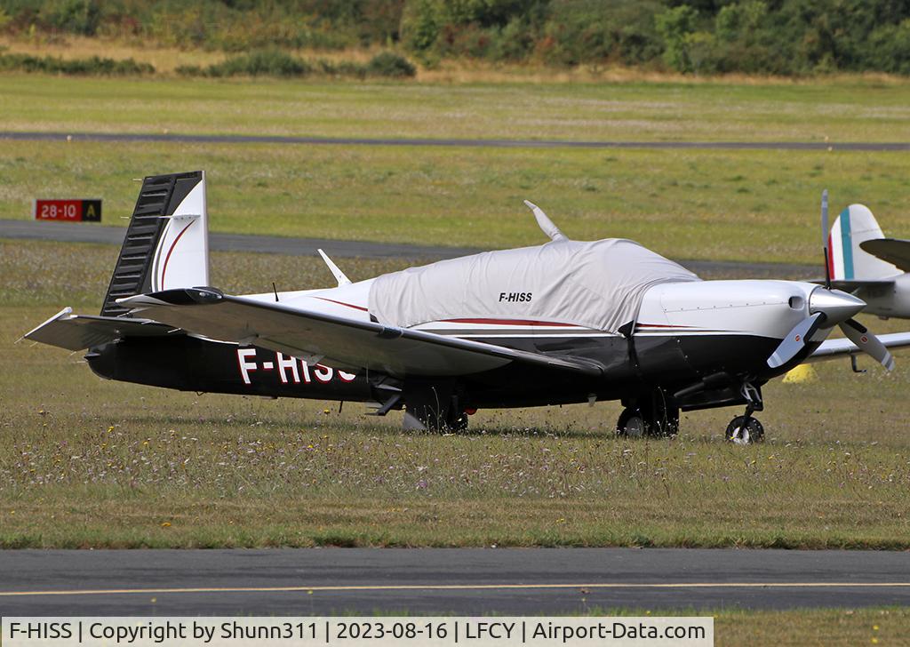 F-HISS, 2005 Mooney M20R Ovation C/N 29-0361, Parked in the grass...