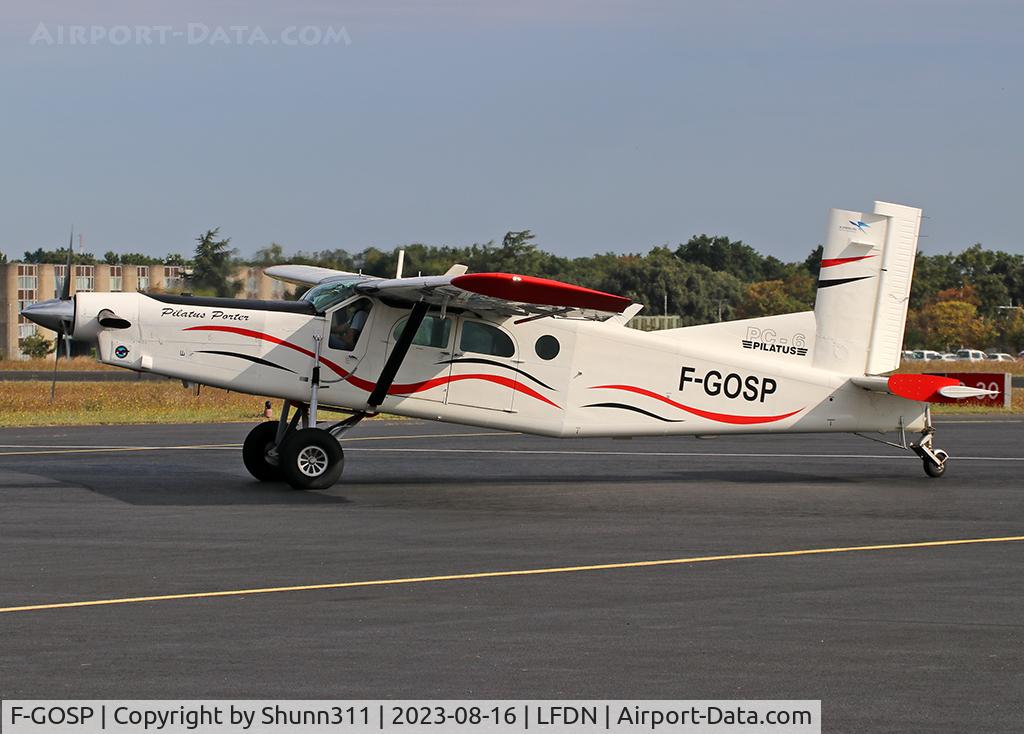 F-GOSP, 1969 Pilatus PC-6/B2-H4 Turbo Porter C/N 699, Arriving from paraclub activities...