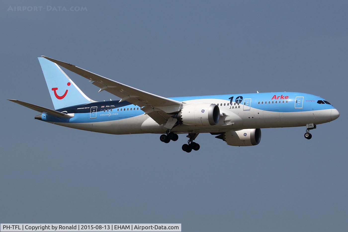 PH-TFL, 2014 Boeing 787-8 Dreamliner Dreamliner C/N 37228, at spl