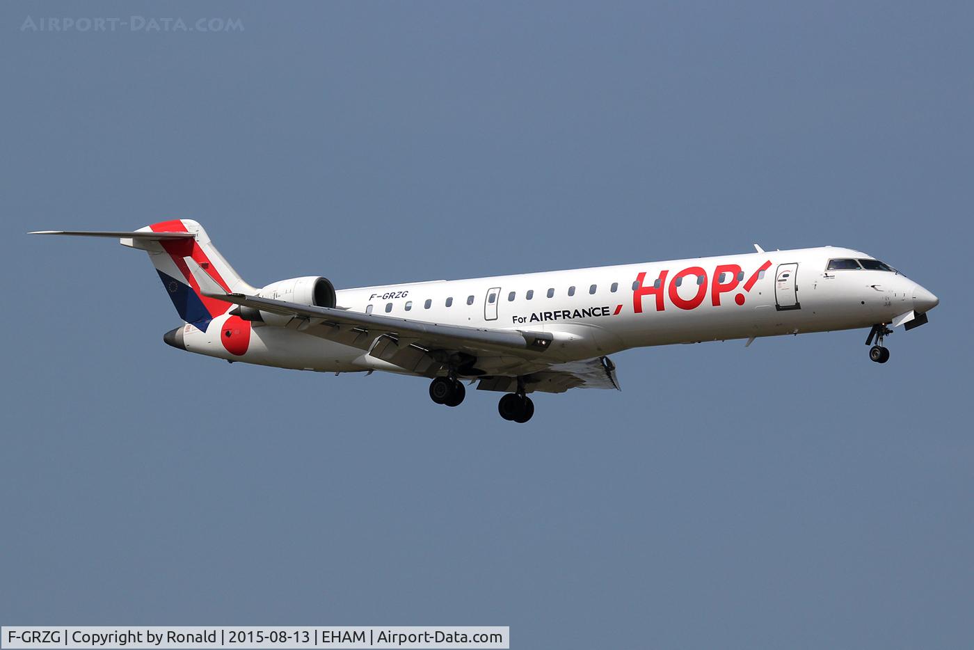 F-GRZG, 2002 Bombardier CRJ-701 (CL-600-2C10) Regional Jet C/N 10037, at spl