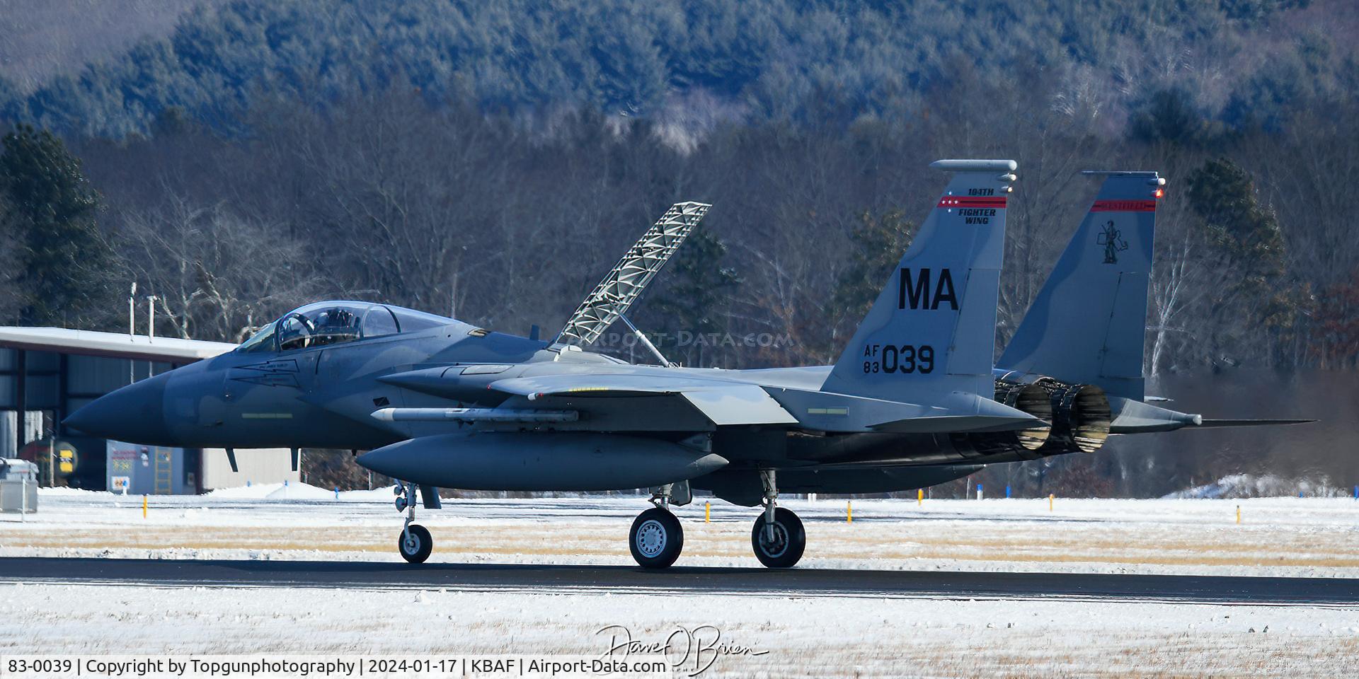 83-0039, 1983 McDonnell Douglas F-15C Eagle C/N 0899/C299, BEAR02 landing safely with an IFE, Fire trunks returned once he was down safely.