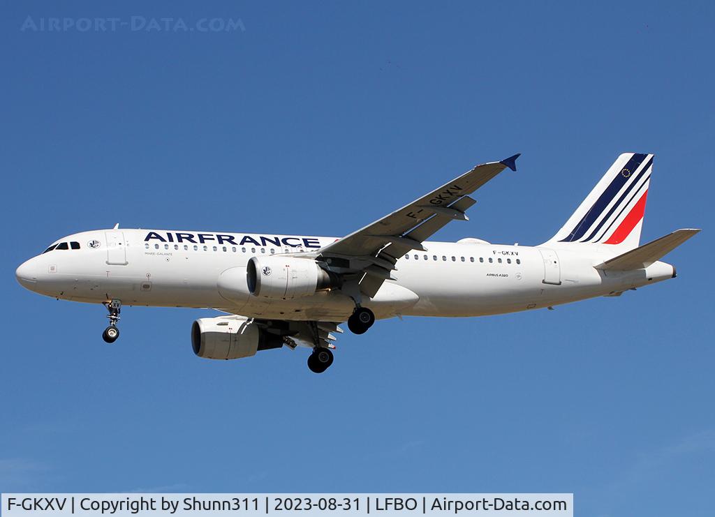 F-GKXV, 2009 Airbus A320-214 C/N 4084, Landing rwy 32R in modified new c/s... Named 'Marie-Galante'