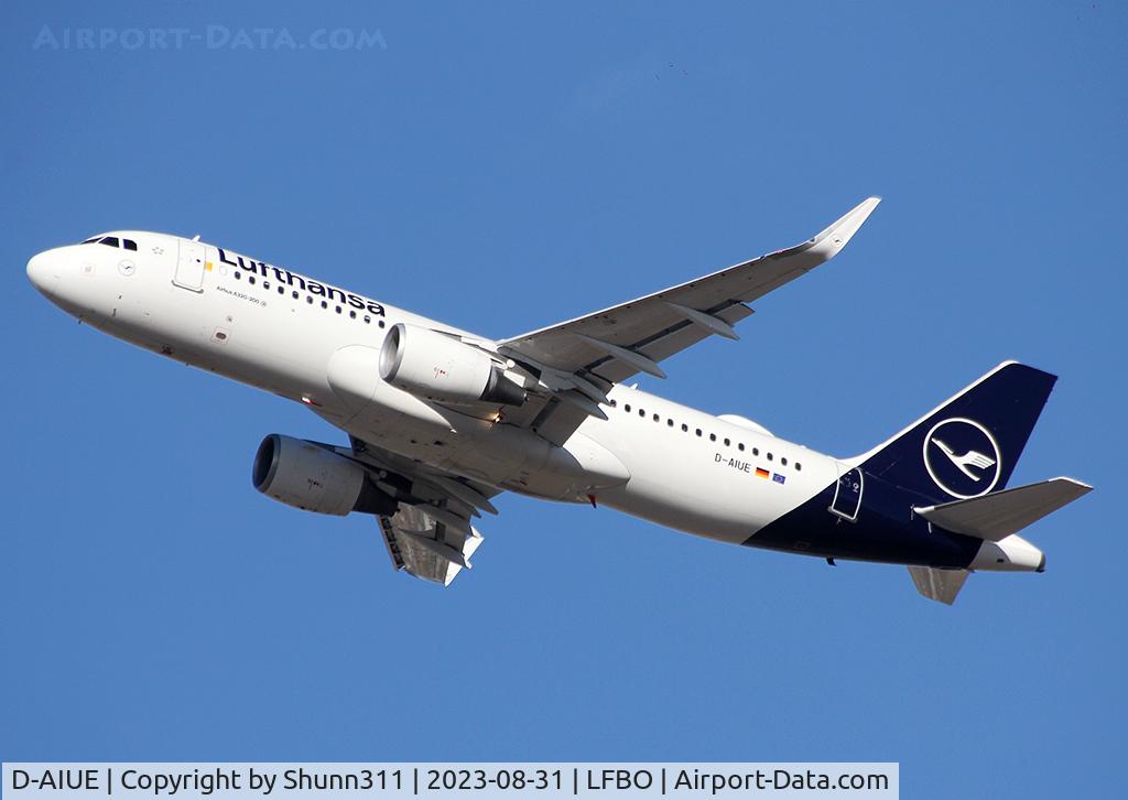 D-AIUE, 2014 Airbus A320-214 C/N 6092, Climbing in new c/s