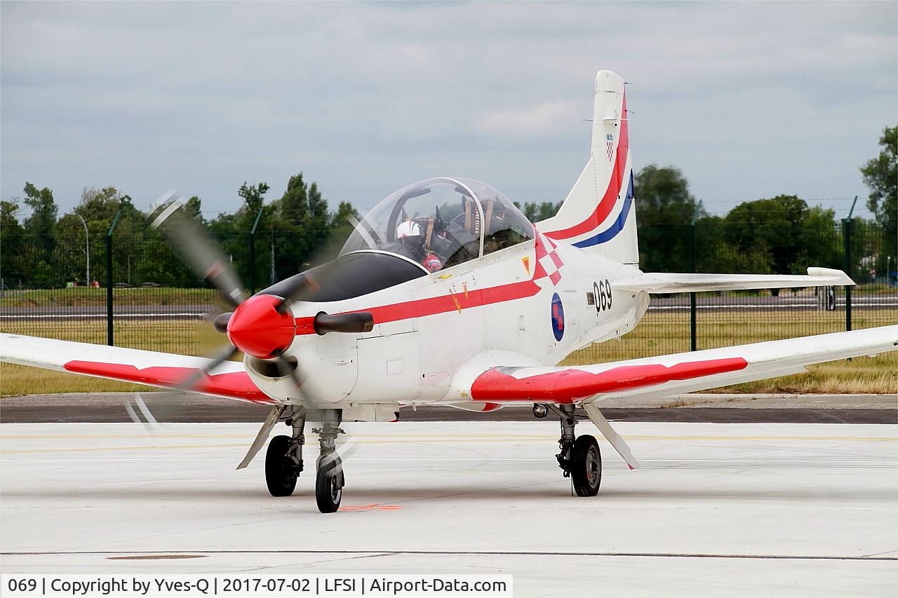 069, Pilatus PC-9M C/N 632, Pilatus PC-9M, Croatian Air Force aerobatic team, Flight line, St Dizier-Robinson Air Base 113 (LFSI)