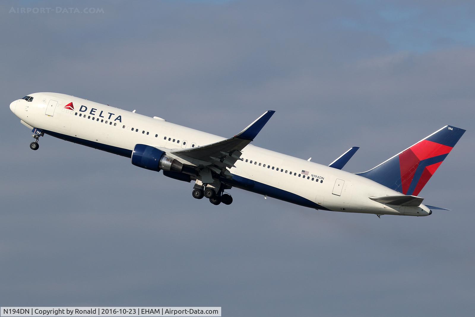 N194DN, 1997 Boeing 767-332 C/N 28451, at spl