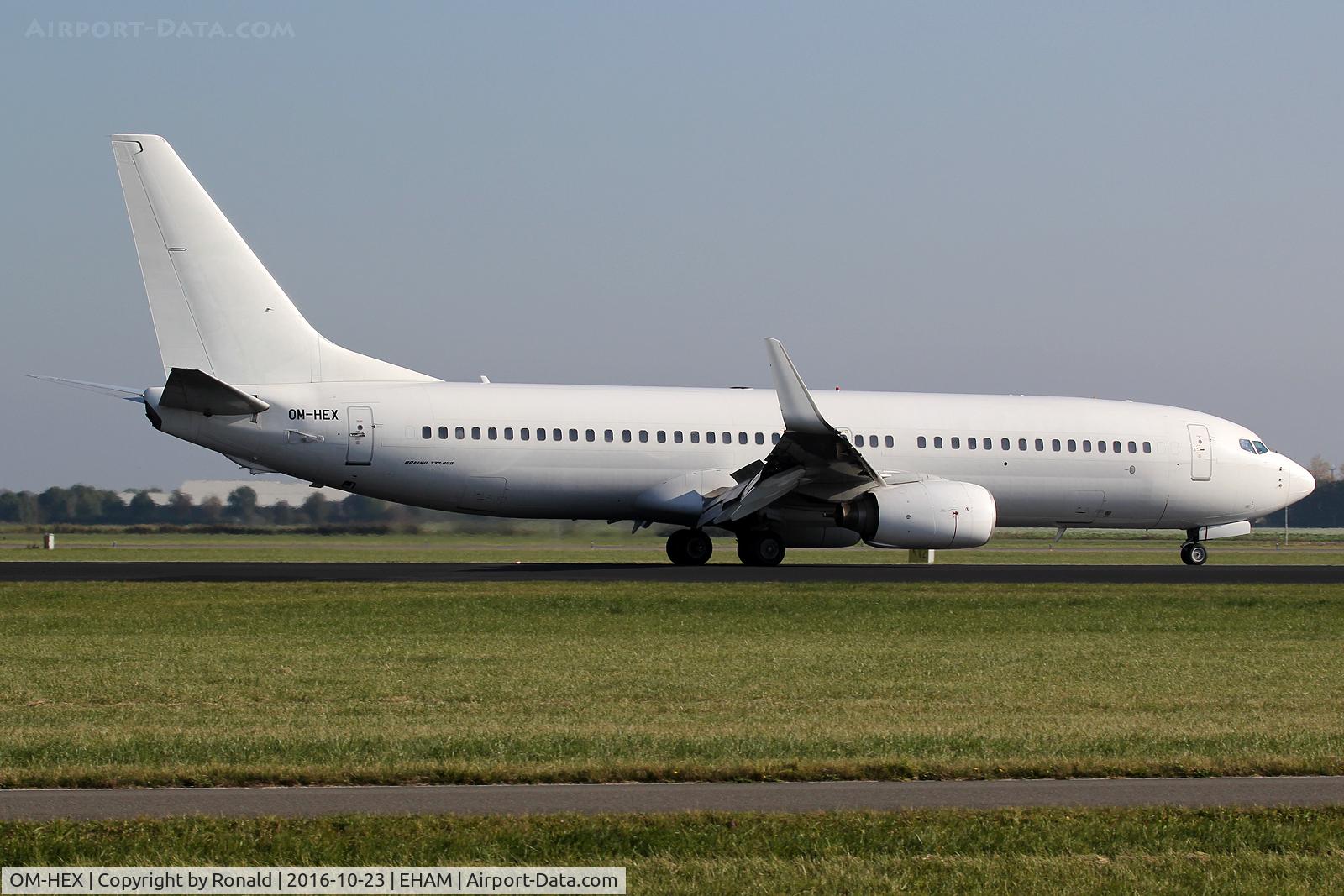 OM-HEX, 2001 Boeing 737-81Q C/N 30785, at spl