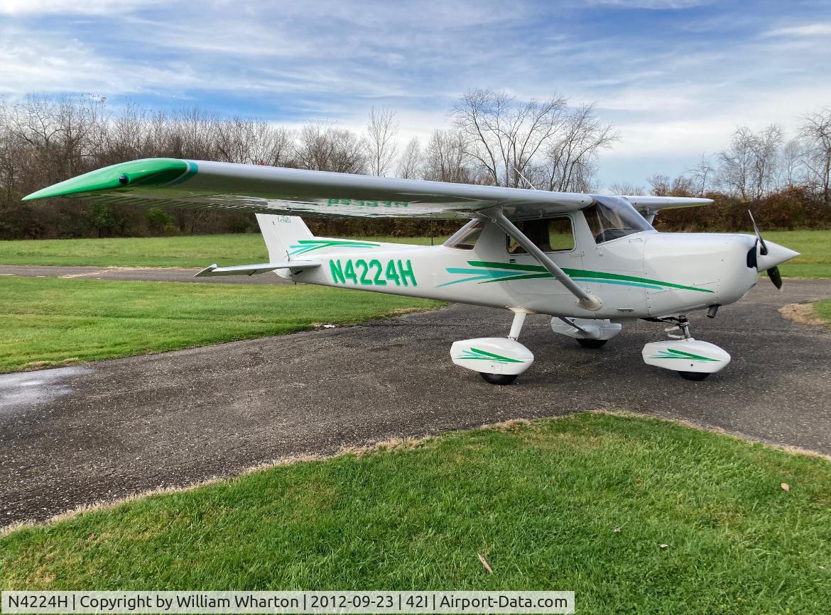 N4224H, 1978 Cessna 152 C/N 152-80324, Based and hangared at 42I, Zanesville, OH.