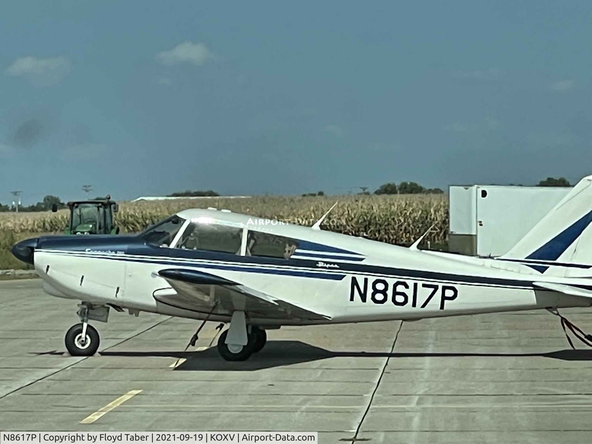 N8617P, 1964 Piper PA-24-260 C/N 24-4067, Knoxville Aviation Ramp