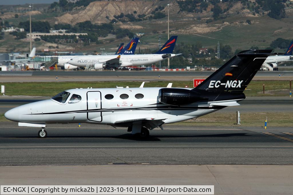 EC-NGX, 2009 Cessna 510 Citation Mustang Citation Mustang C/N 510-0190, Taxiing