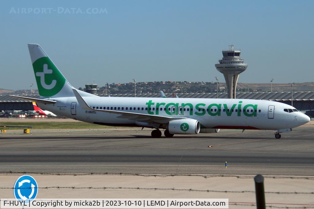 F-HUYL, 2013 Boeing 737-883 C/N 38037, Taxiing