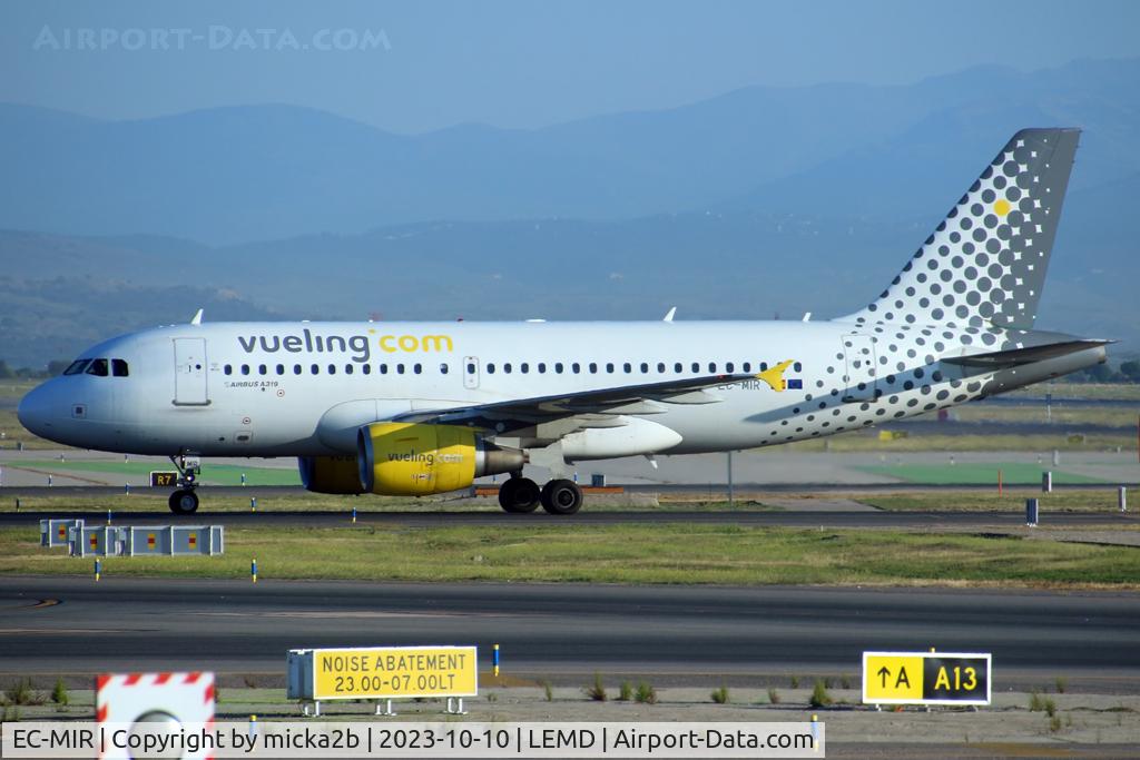 EC-MIR, 2008 Airbus A319-111 C/N 3377, Taxiing