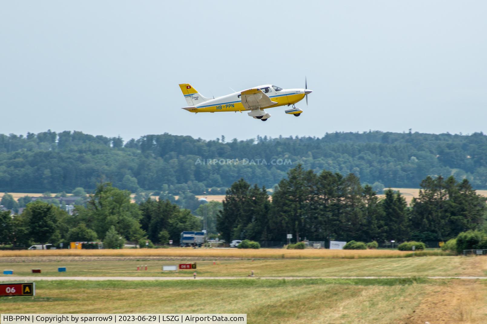 HB-PPN, 1998 Piper PA-28-181 Archer III C/N 2843140, Departing Grenchen. HB-registered since 1998-05-20.