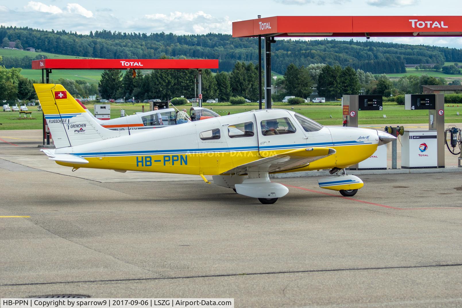 HB-PPN, 1998 Piper PA-28-181 Archer III C/N 2843140, Refuelling at Grenchen. HB-registered since 1998-05-20.