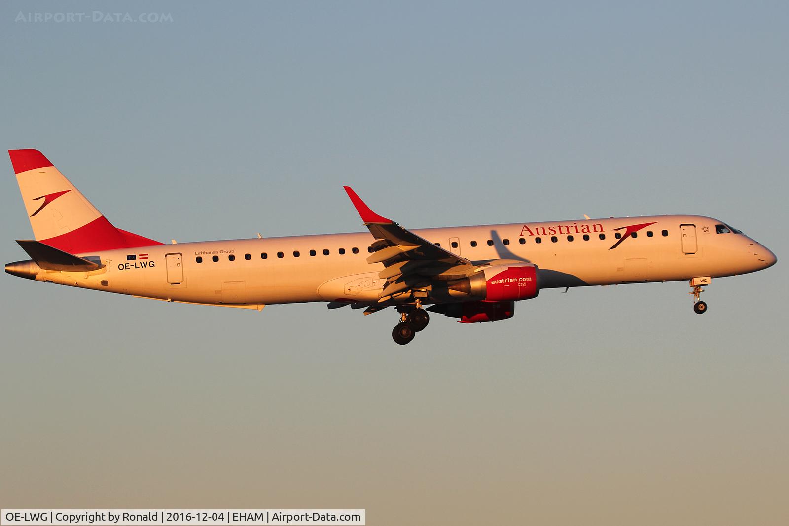 OE-LWG, 2011 Embraer 195LR (ERJ-190-200LR) C/N 19000464, at spl