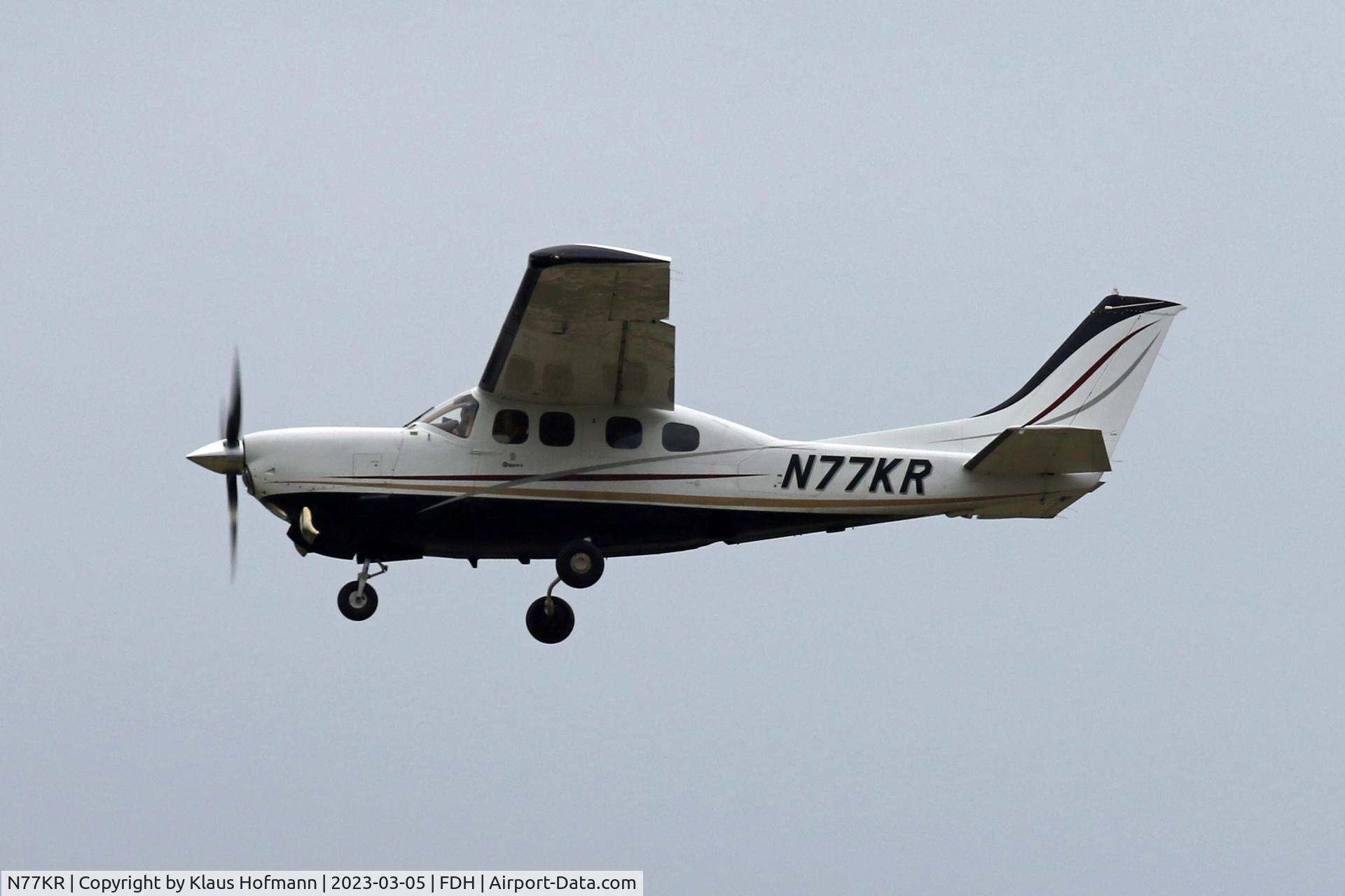 N77KR, Rand Robinson KR-2 C/N 2835, Anflug auf FDH
